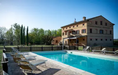 Location Maison à Treia 12 personnes