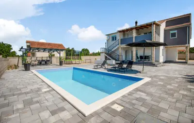 Location Maison à Tinj 6 personnes