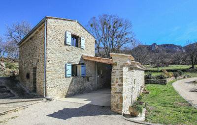 Location Maison à Eyzahut 2 personnes, Drôme