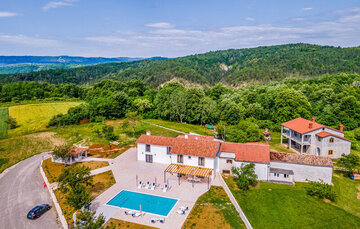 Location Maison à Susnjevica 8 personnes, Brsec