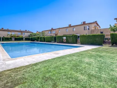 Location Maison à Roses 8 personnes
