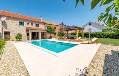 Location Maison à Vir 6 personnes