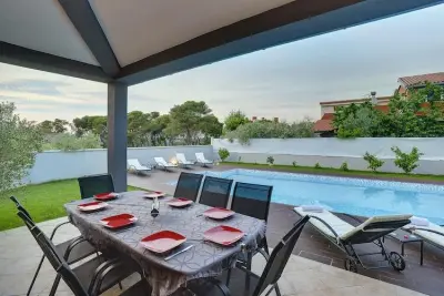 Location Villa à Vinkuran 9 personnes
