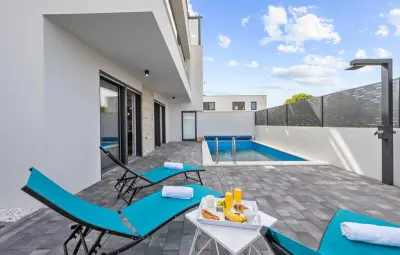 Location Maison à Srima 8 personnes