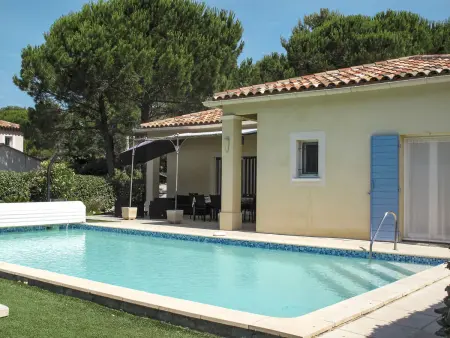 Location Maison à Bagnols en Forêt 6 personnes