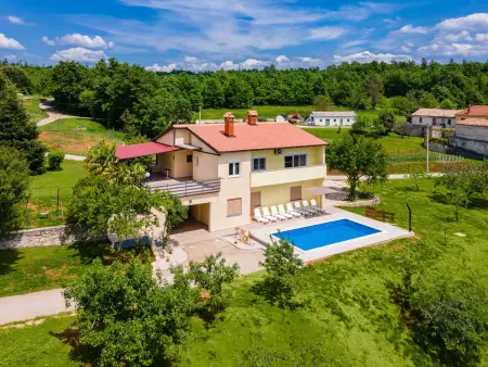 Location Maison à Pićan 7 personnes