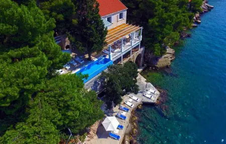 Location Maison à Lozica 7 personnes