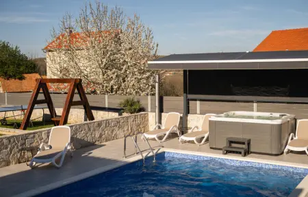Location Maison à Sinj 8 personnes