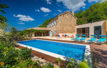 Location Maison à Grizane 8 personnes