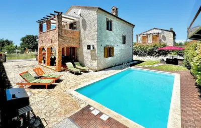 Location Maison à Cabrunici 7 personnes