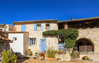 Location Maison à Salles sous Bois 8 personnes