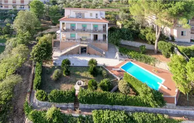 Location Maison à Vallerotonda 11 personnes