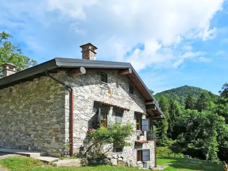 Location Maison à Castelveccana 6 personnes