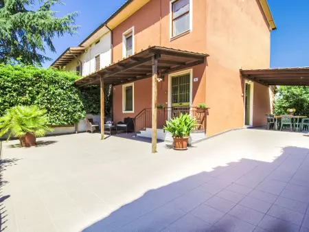 Location Gîte à Orentano 8 personnes