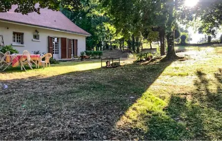 Location Maison à Saint Saud Lacoussière 8 personnes