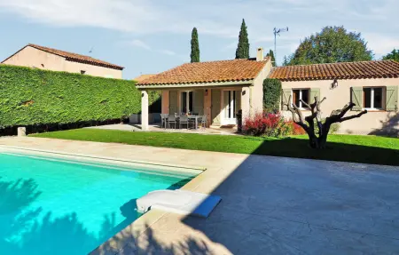 Location Maison à Mouries 6 personnes