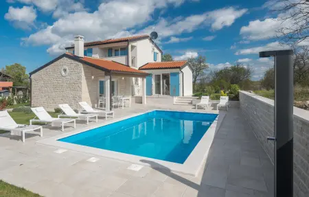 Location Maison à Buje 6 personnes