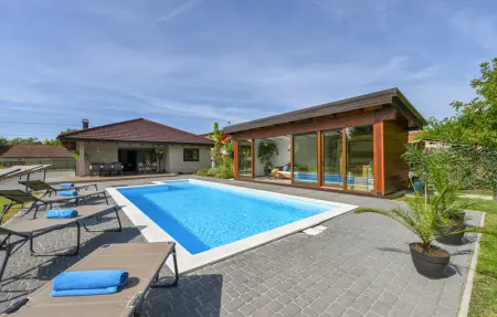 Location Maison à Puscine 6 personnes