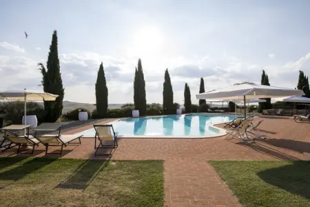 Location Villa à Montisi 20 personnes