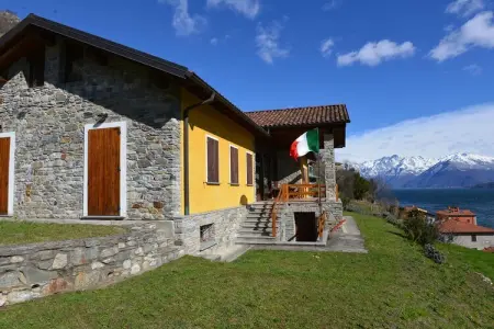 Location Maison à Musso 8 personnes