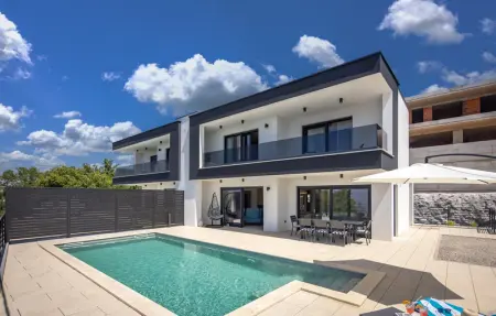 Location Maison à Kostrena 8 personnes