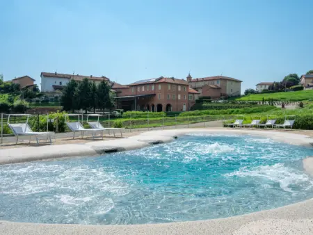 Location Gîte à Cossombrato 35 personnes