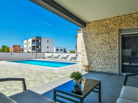 Location Maison à Vrsi 8 personnes