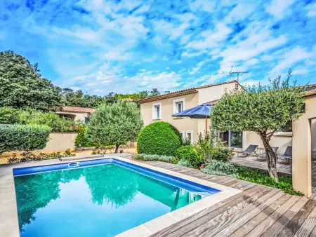 Location Maison à Vers Pont du Gard 8 personnes