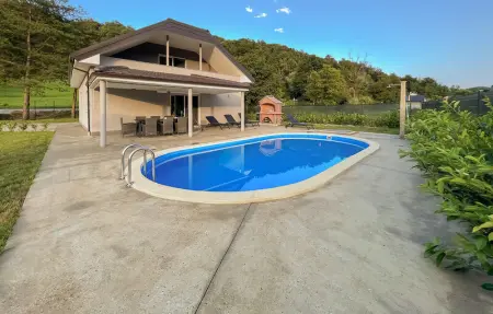 Location Maison à Krapinske Toplice 8 personnes