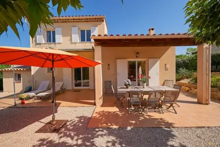 Location Villa à Nans Les Pins 8 personnes