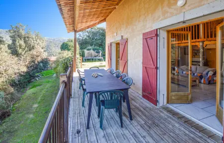 Location Maison à Azilone Ampaza 10 personnes