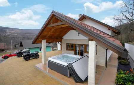 Location Maison à Krasno 5 personnes