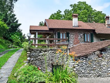 Location Maison à Castelveccana 4 personnes