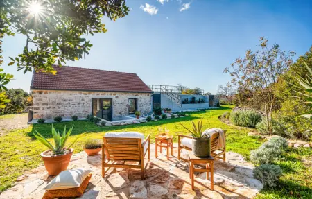 Location Maison à Gdinj 4 personnes