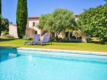 Location Maison à Cucuron 9 personnes