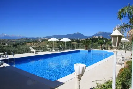 Location Maison à Sant'omero 6 personnes