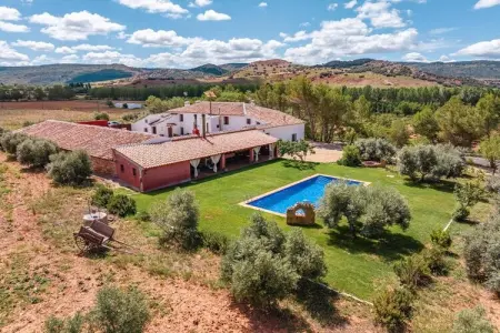 Location Gîte à Alcaraz 14 personnes