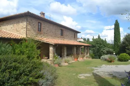 Location Gîte à Castel del Piano – GR 16 personnes
