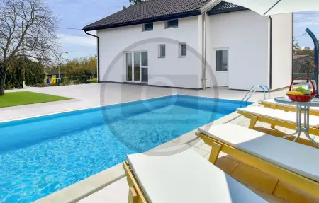Location Maison à Batina 8 personnes