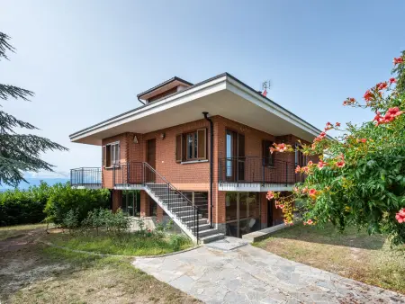 Location Maison à Bossolasco 8 personnes