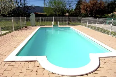 Location Maison à Céreste en Luberon 9 personnes