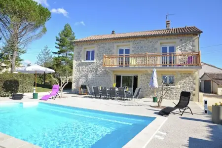 Location Villa à St Victor de Malcap 12 personnes