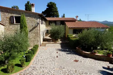 Location Maison à Montecarelli 4 personnes