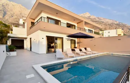 Location Maison à Makarska 9 personnes