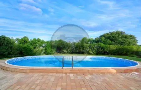 Location Maison à Gusce 8 personnes