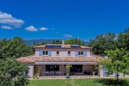 Location Villa à Tourrettes 8 personnes