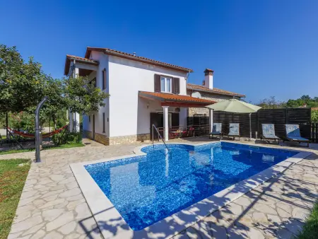 Location Maison à Labin 7 personnes