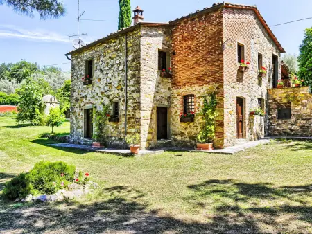 Location Gîte à Ambra 4 personnes