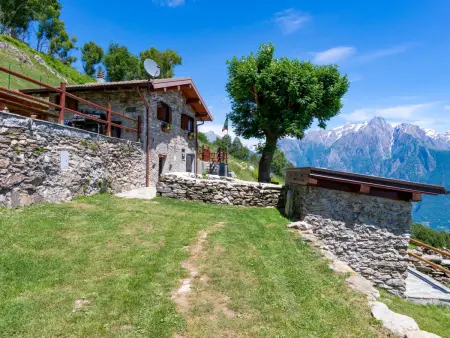 Location Maison à Gera Lario 4 personnes