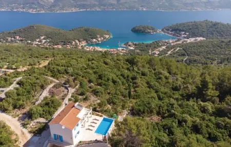 Location Maison à Zrnovo 6 personnes